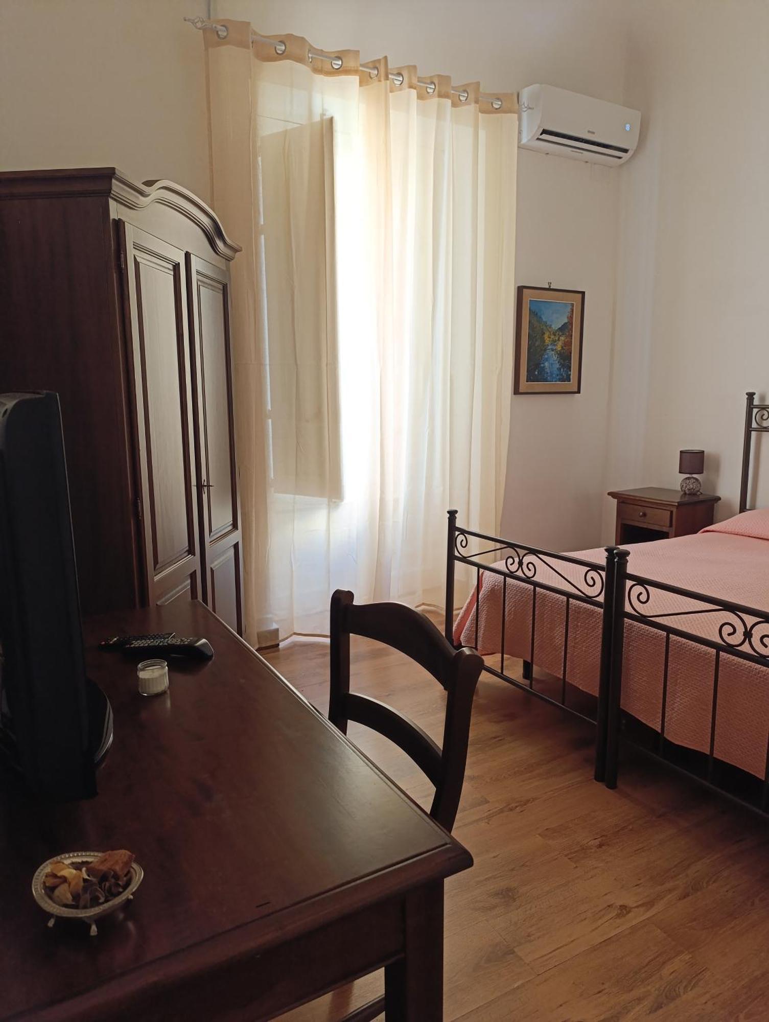 Arco Del Vescovo 1 Otel Acireale Oda fotoğraf